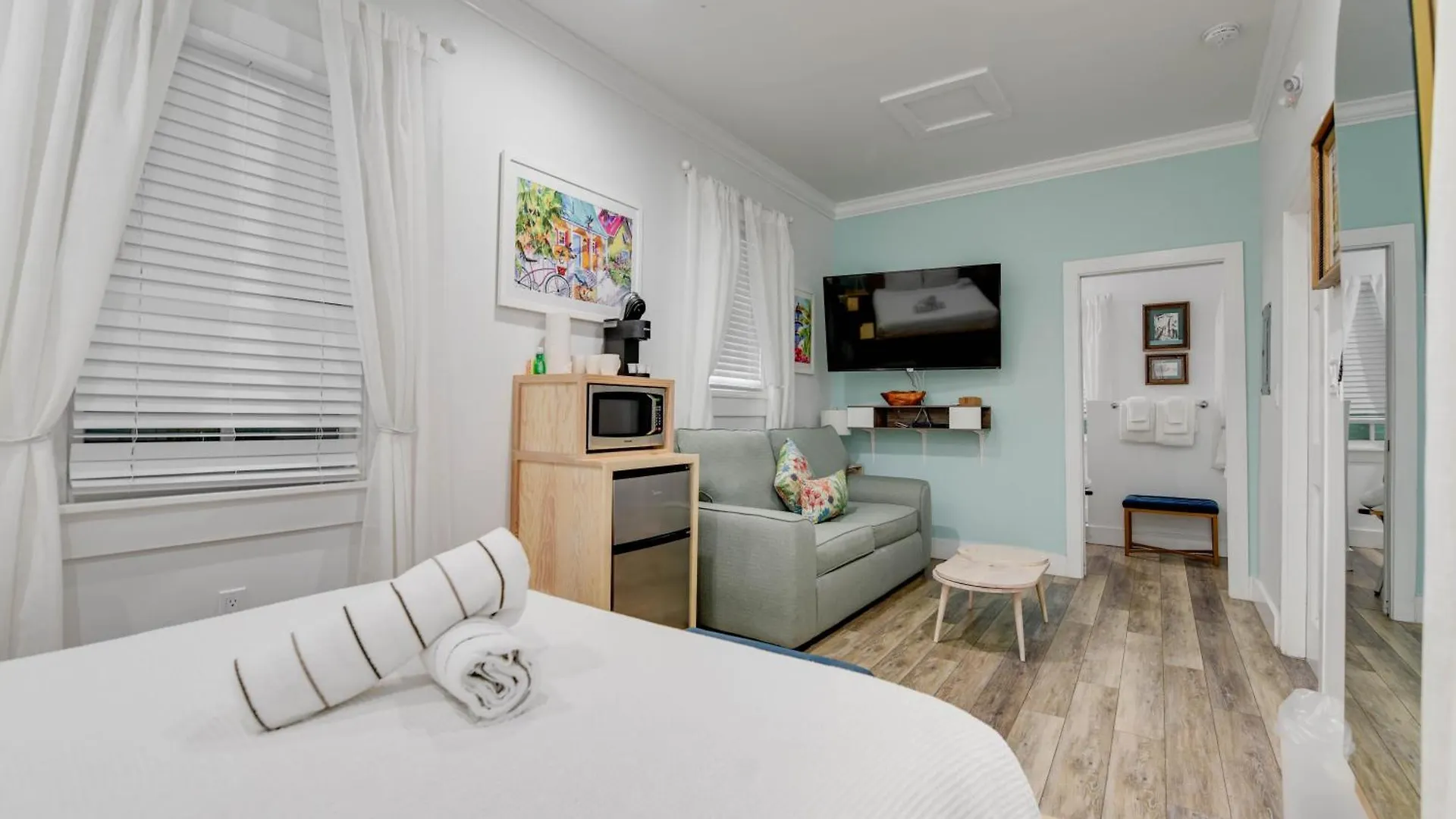 Дом отдыха Вилла Harbor Walk Hideaways Ки-Уэст