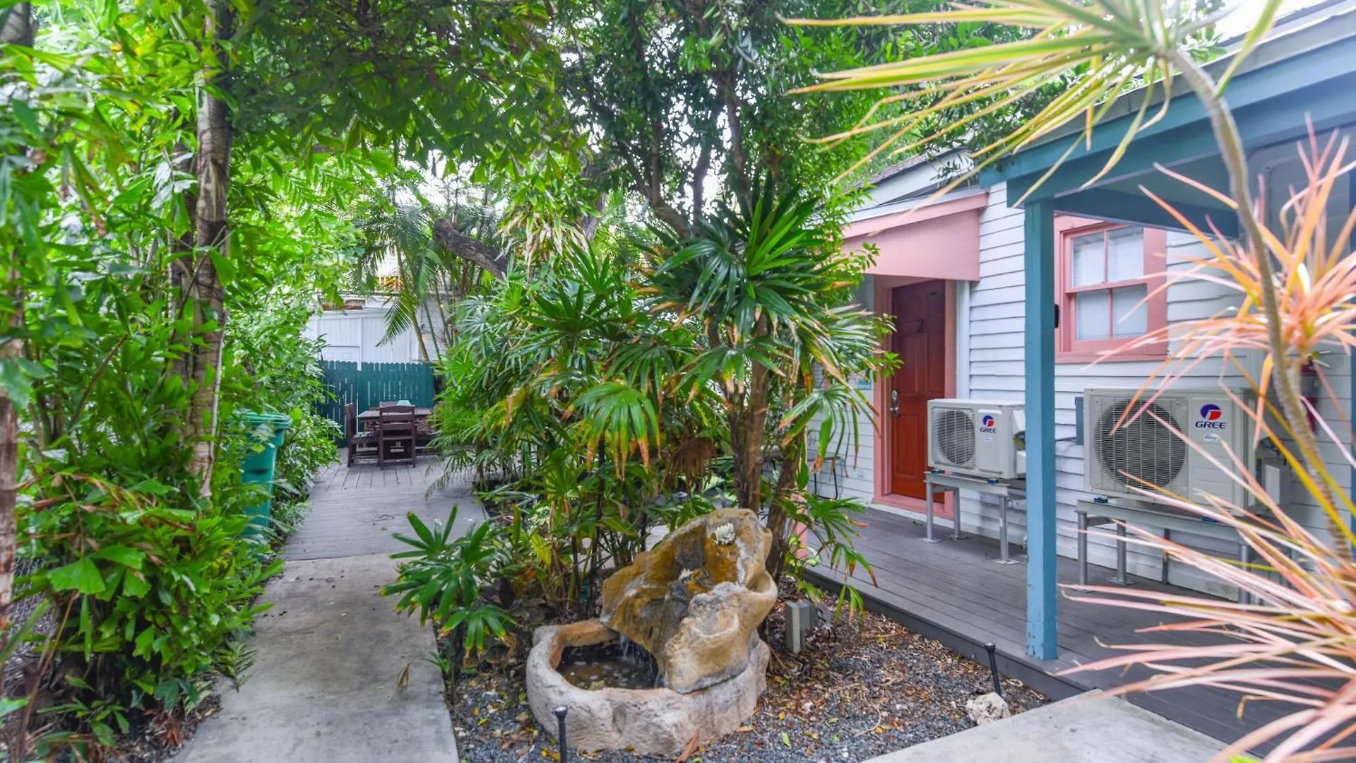 Дом отдыха Вилла Harbor Walk Hideaways Ки-Уэст США